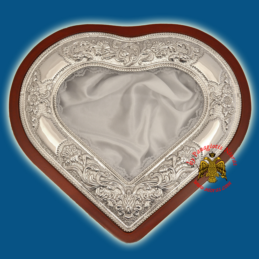 Ξύλινη Στεφανοθήκη Καρδιά με μεταλλική διακόσμηση