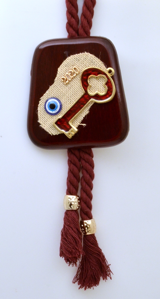 Lucky Charm 2020 Wish House Key in Wooden Plague
