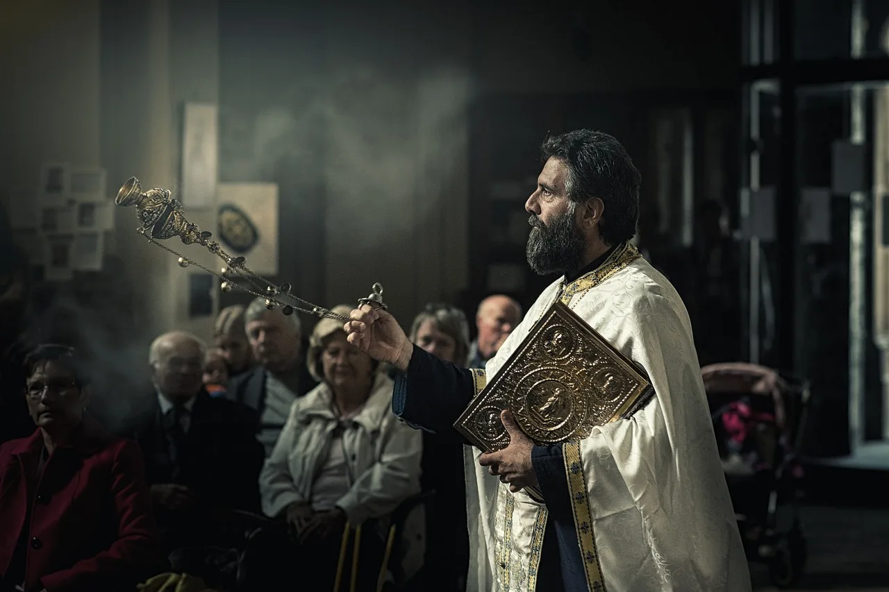 Εκκλησιαστικά Ενδύματα & Παραδοσιακές Στολές