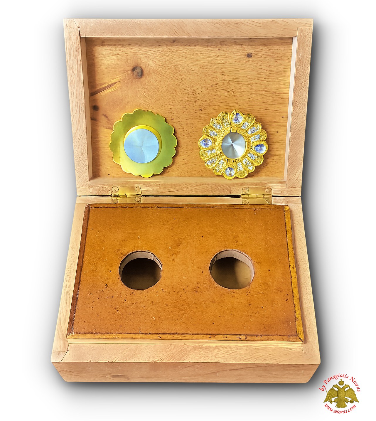 5825-20b_Wooden-Box-Reliquary-Nioras-1